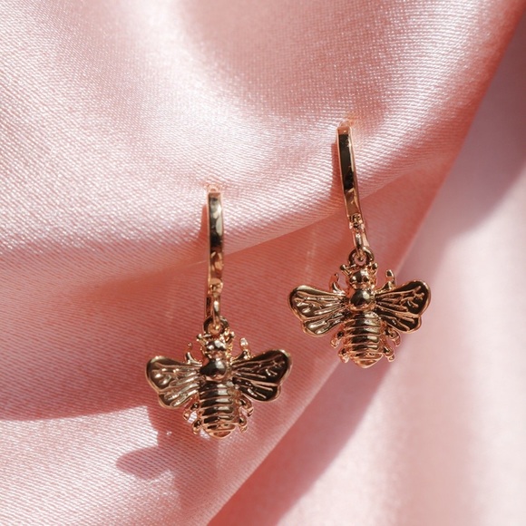 Gold honey bee earrings hoops 18k gold spring! - Picture 4 of 11